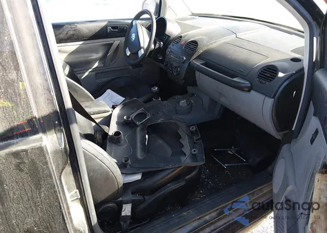 2005 Volkswagen New Beetle Gls from USA, damaged, VIN 3VWCK31C55M417326